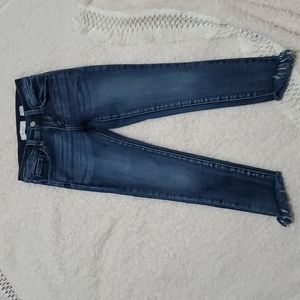KanCan girls mid-rise, slim fit, ankle, skinny jeans with frayed bottom. Sz 12